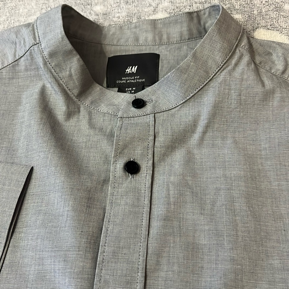 H&M Men's Muscle Fit bottom down shirt Short Sleeve - Picture 3 of 7
